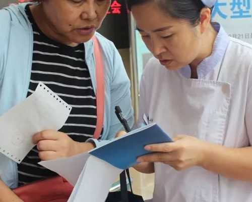 正常精子头部呈什么形